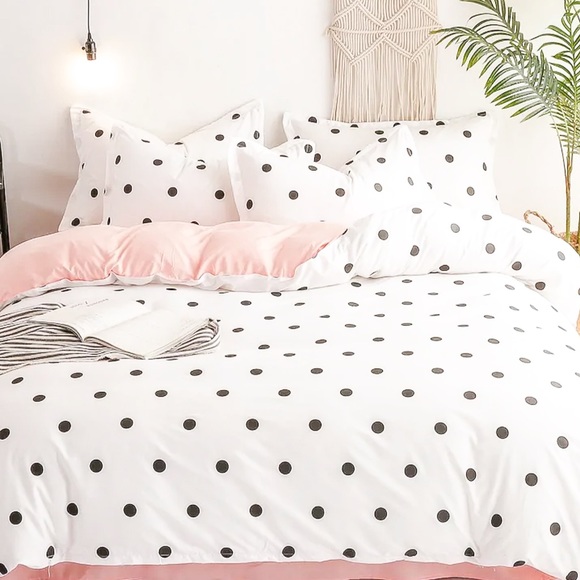 TWIN Pink and White Dotted Duvet and Sheet Set - Picture 2 of 6